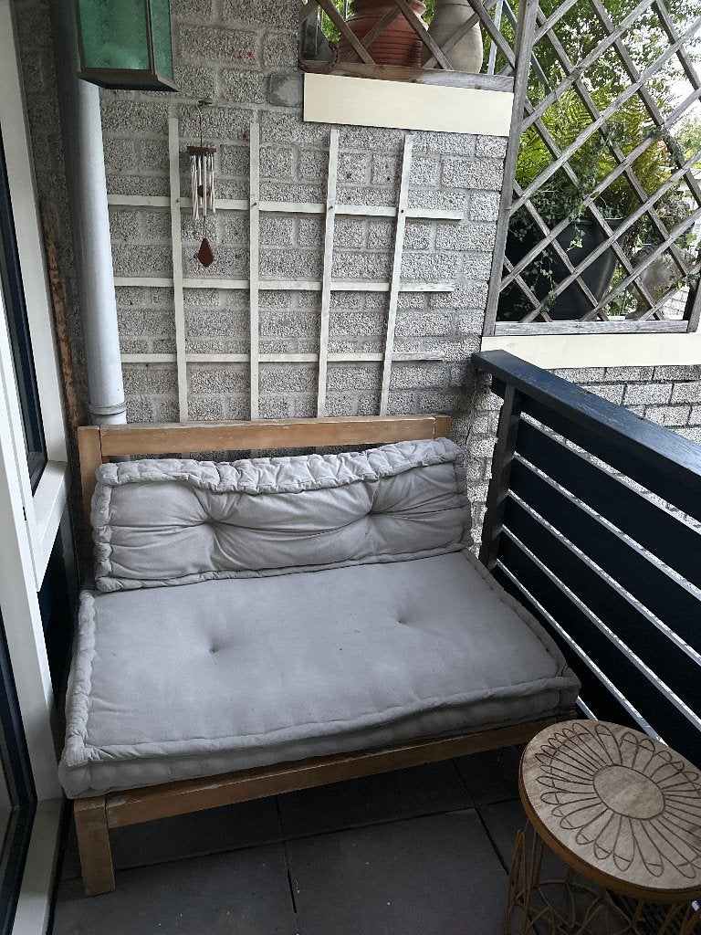 GRATIS bank balkon met kussens, Tuin en Terras, Tuinbanken, Ophalen, Gebruikt, Hout