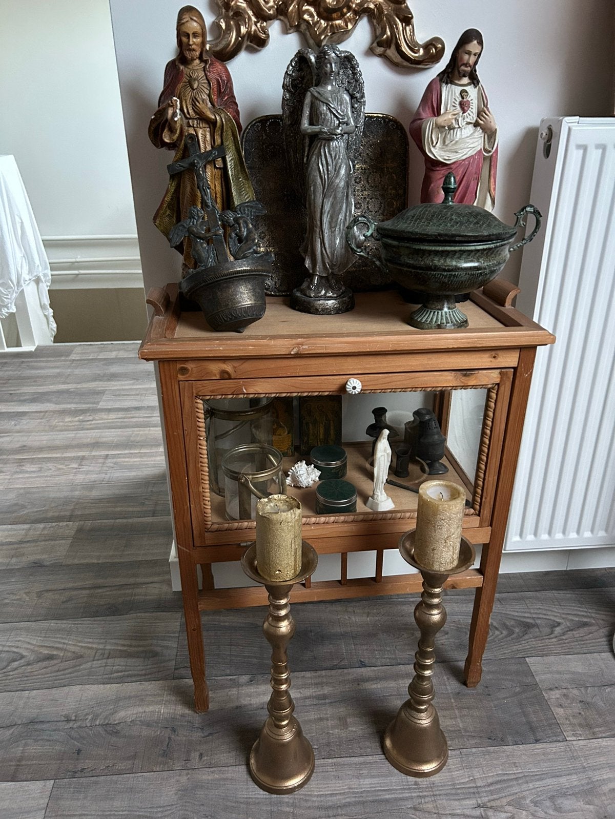 Te koop mooi kastje met heilge beelden, Verzamelen, Beelden en Beeldjes, Ophalen of Verzenden, Gebruikt, Religie