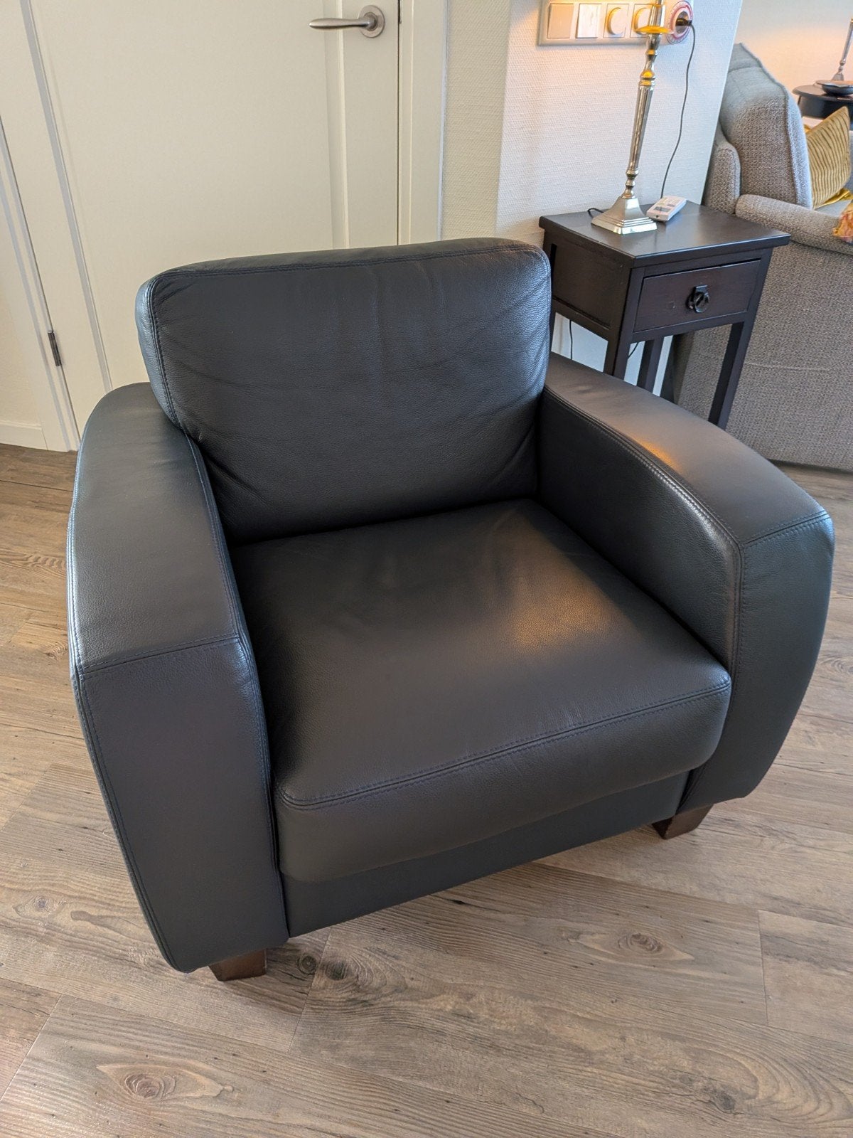 Comfortabele donker blauw leren fauteuil, Huis en Inrichting, Fauteuils, Gebruikt, Leer, 75 tot 100 cm, 75 tot 100 cm, Ophalen