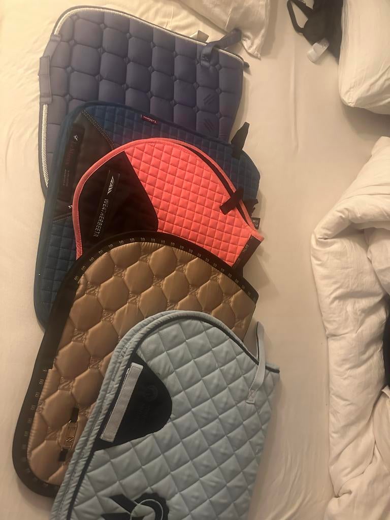 Diverse dekjes te koop, Dieren en Toebehoren, Cob (M), Ophalen of Verzenden, Zo goed als nieuw, Zadeldekje