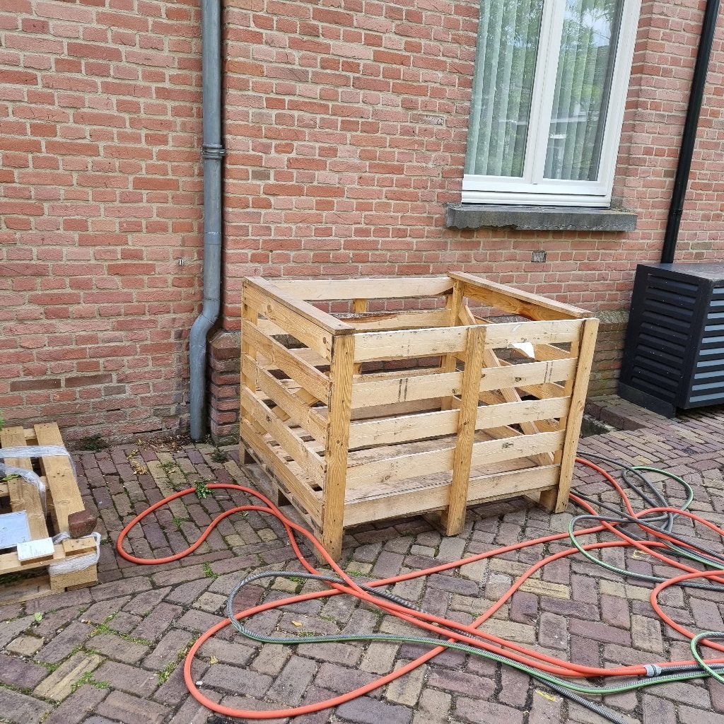 krat-pallet + losse pallets (Gratis), Ophalen, Zo goed als nieuw