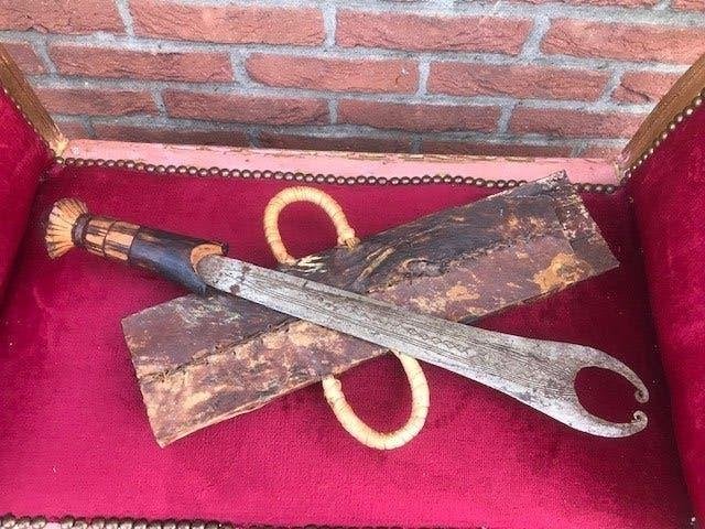 oud ritueel BAMILEKE zwaard, Afrika, Ophalen of Verzenden, Overige soorten, Overige gebieden, Zwaard of Sabel