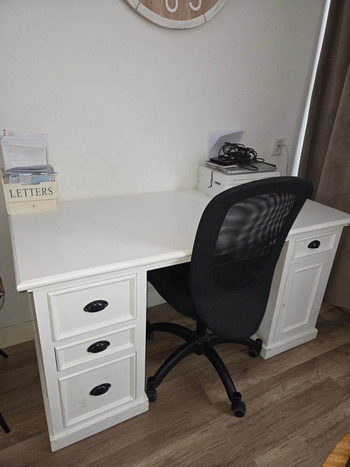 Landelijk houten bureau + bureaustoel – wit – met opbergruim, Ophalen, Gebruikt, 150 cm, 70 cm
