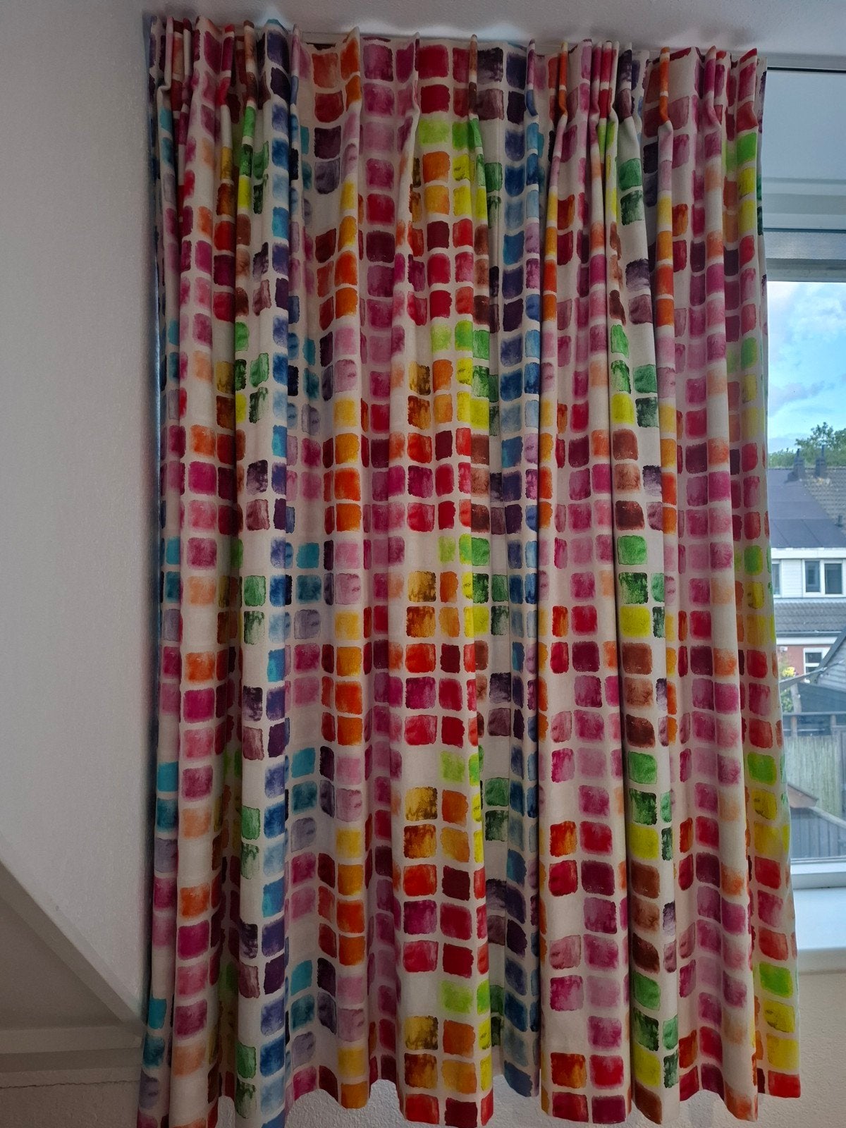 Vrolijk gekleurde plooigordijnen Roobol regenboog kleur, Plooiafwerking, Ophalen of Verzenden, Zo goed als nieuw, Gordijn