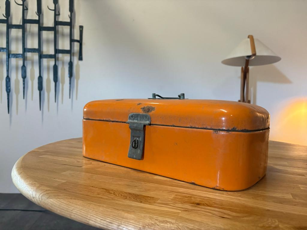 Vintage Oranje Metalen Gereedschapskist / Broodtrommel, Ophalen of Verzenden