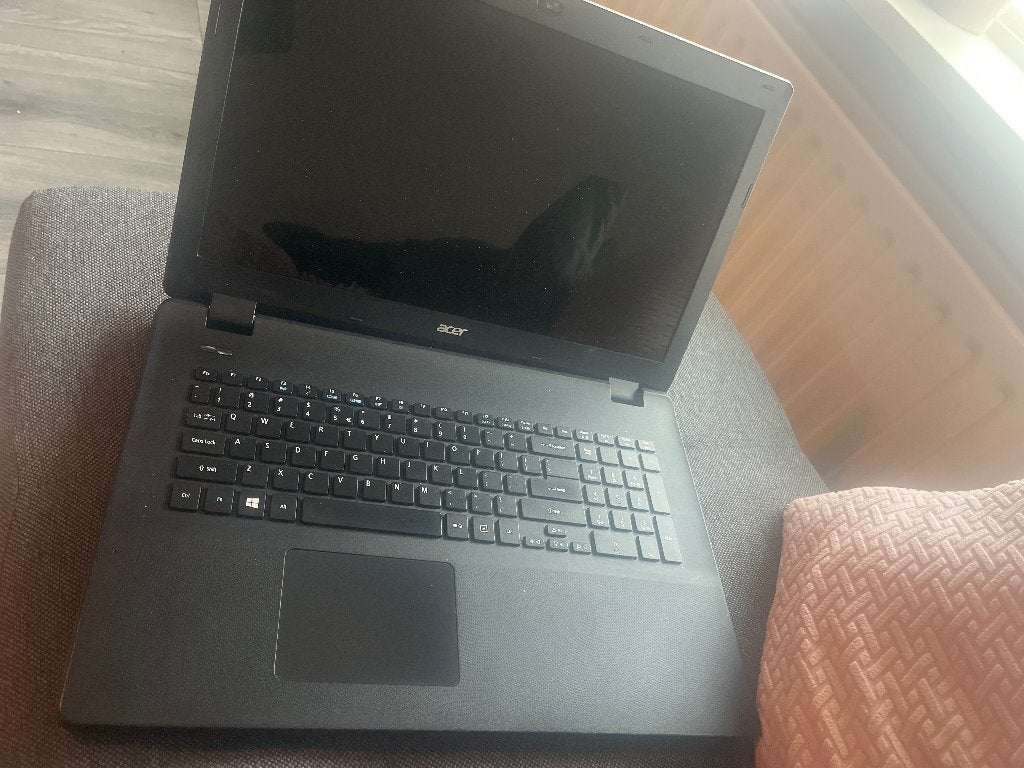 Acer ES1, Computers en Software, Windows Laptops, Ophalen, Gebruikt, 2 tot 3 Ghz, SSD