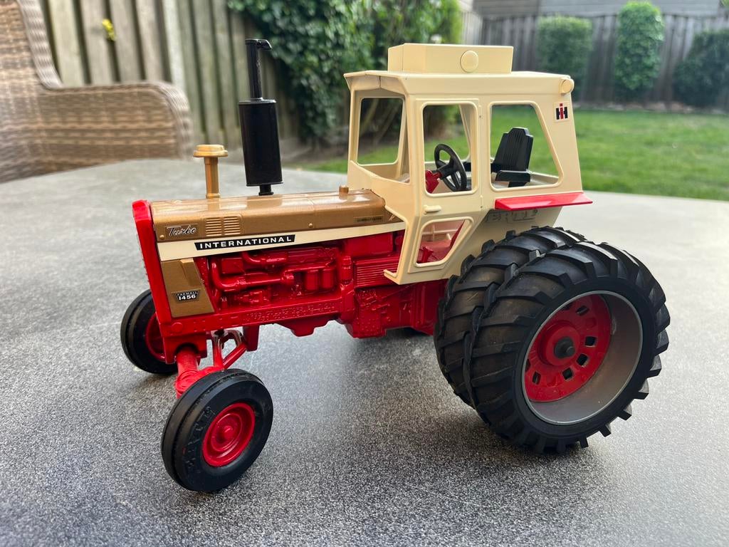 International Farmall 1456 trekker Demonstrator 1995 Ertl, Ophalen of Verzenden, Zo goed als nieuw, Tractor of Landbouw