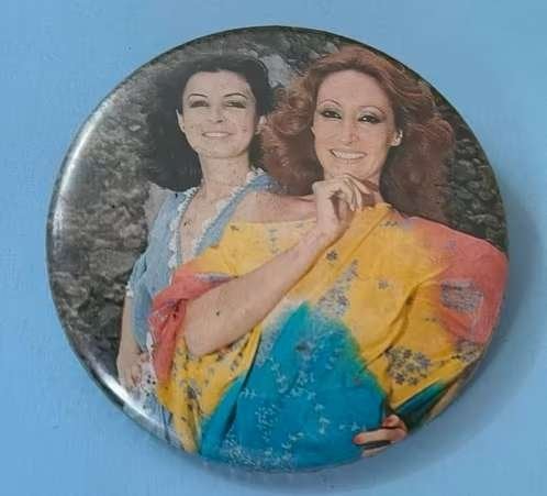 Button Baccara, Ophalen of Verzenden, Zo goed als nieuw, Overige onderwerpen, Button