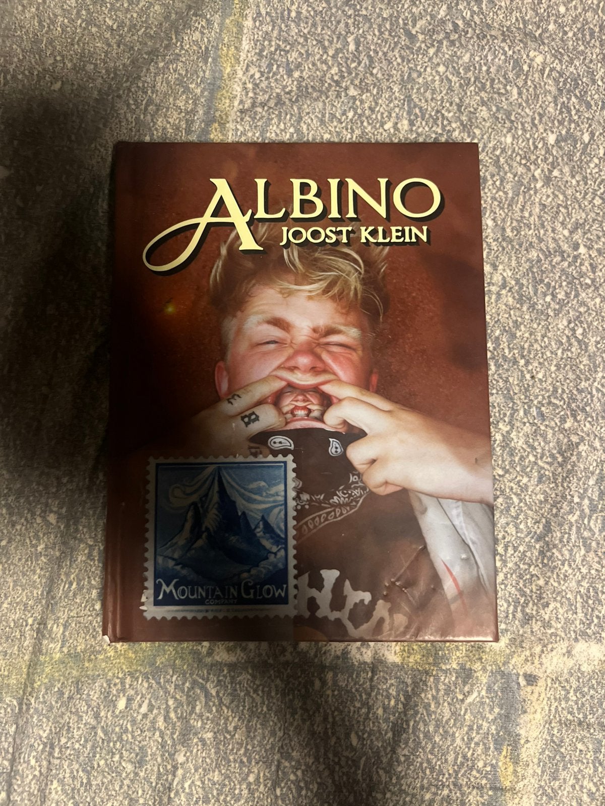 Joost klein Albino, Ophalen of Verzenden, Zo goed als nieuw, Eén auteur