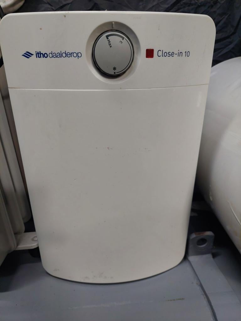 Itho Daalderop Close-in 10 en Eldom Favourite Boilers, Doe-het-zelf en Verbouw, Geisers en Boilers, Ophalen, Gebruikt, 20 tot 100 liter