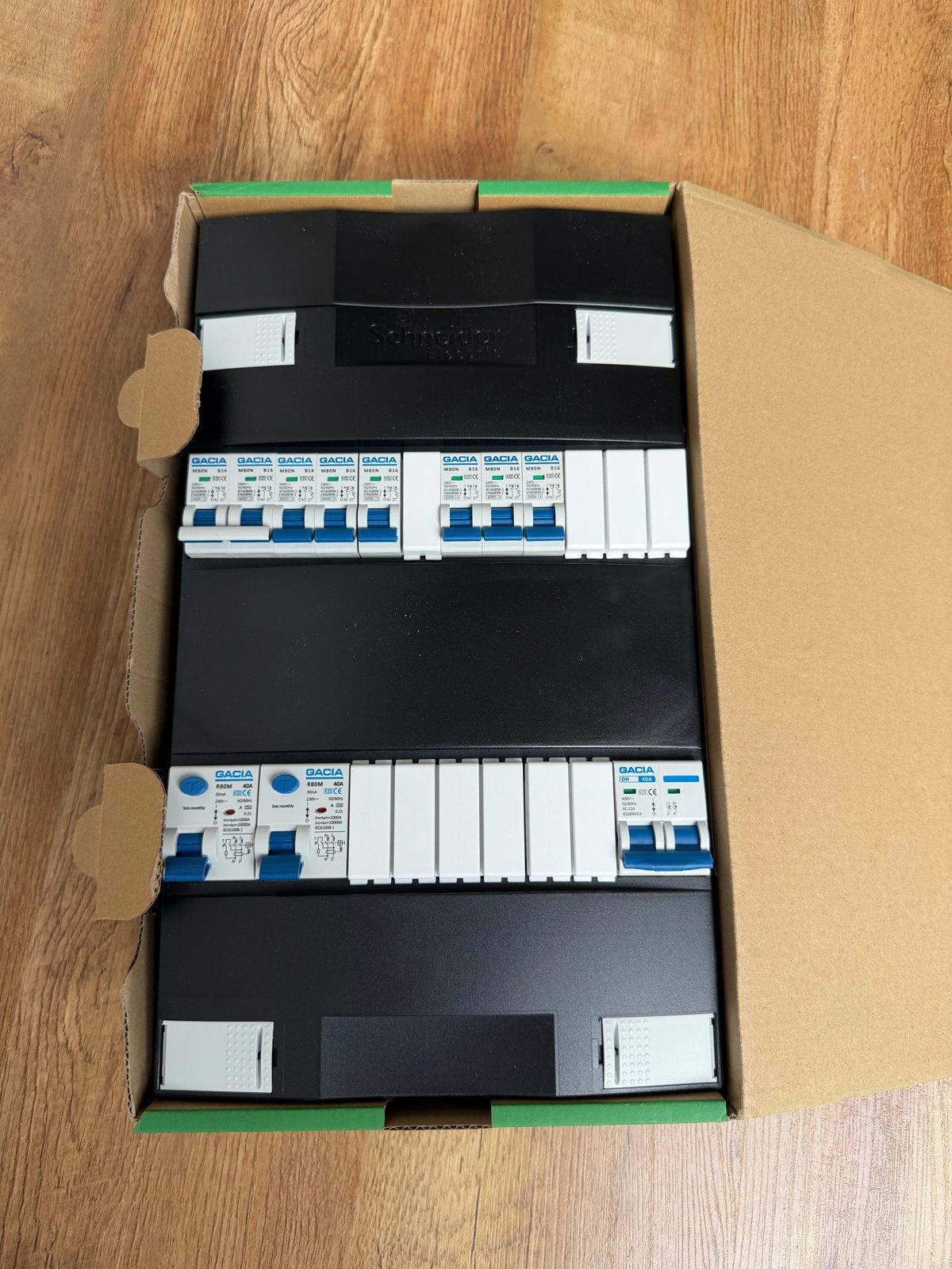 Schneider Electric Groepenkast - Nieuw in doos, Ophalen of Verzenden, Nieuw, Schneider Electric, Groepenkast