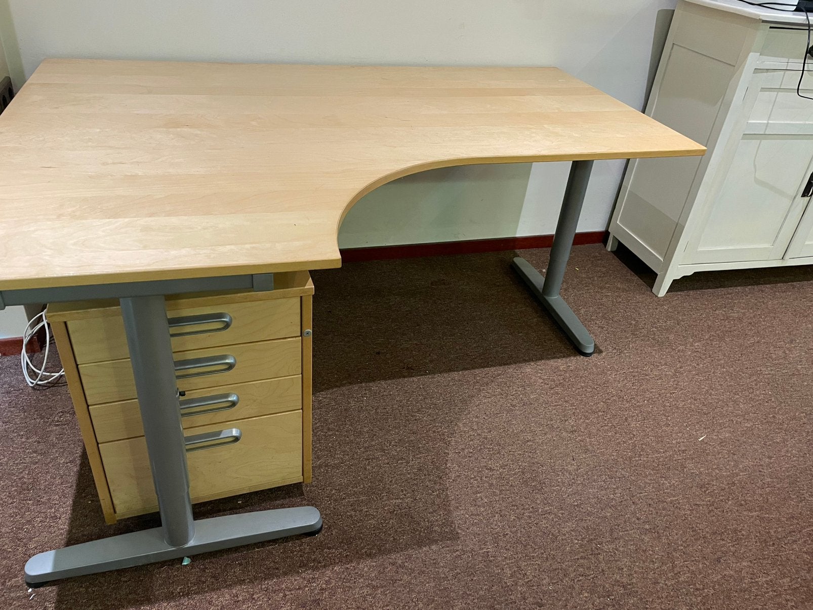 IKEA bureau met stalen frame, Huis en Inrichting, Ophalen, Gebruikt, IKEA