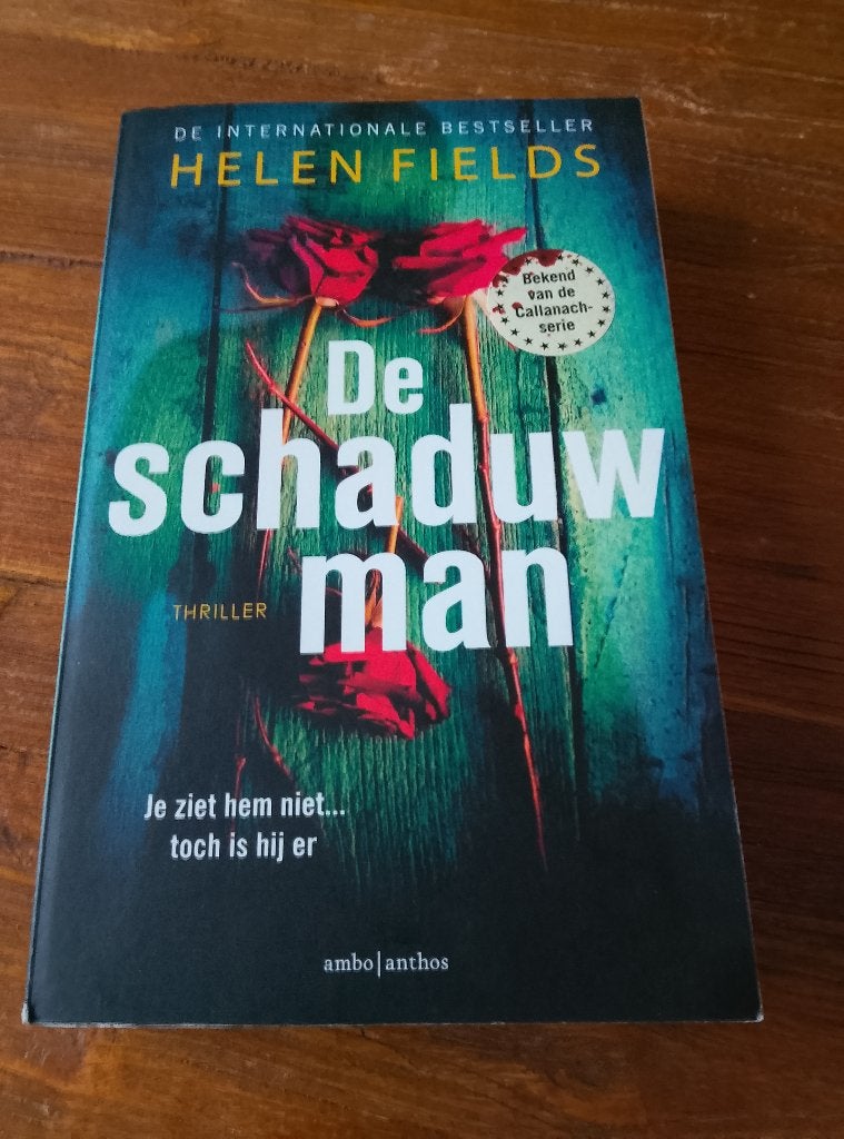 De schaduw man Helen Fields, Ophalen of Verzenden, Zo goed als nieuw
