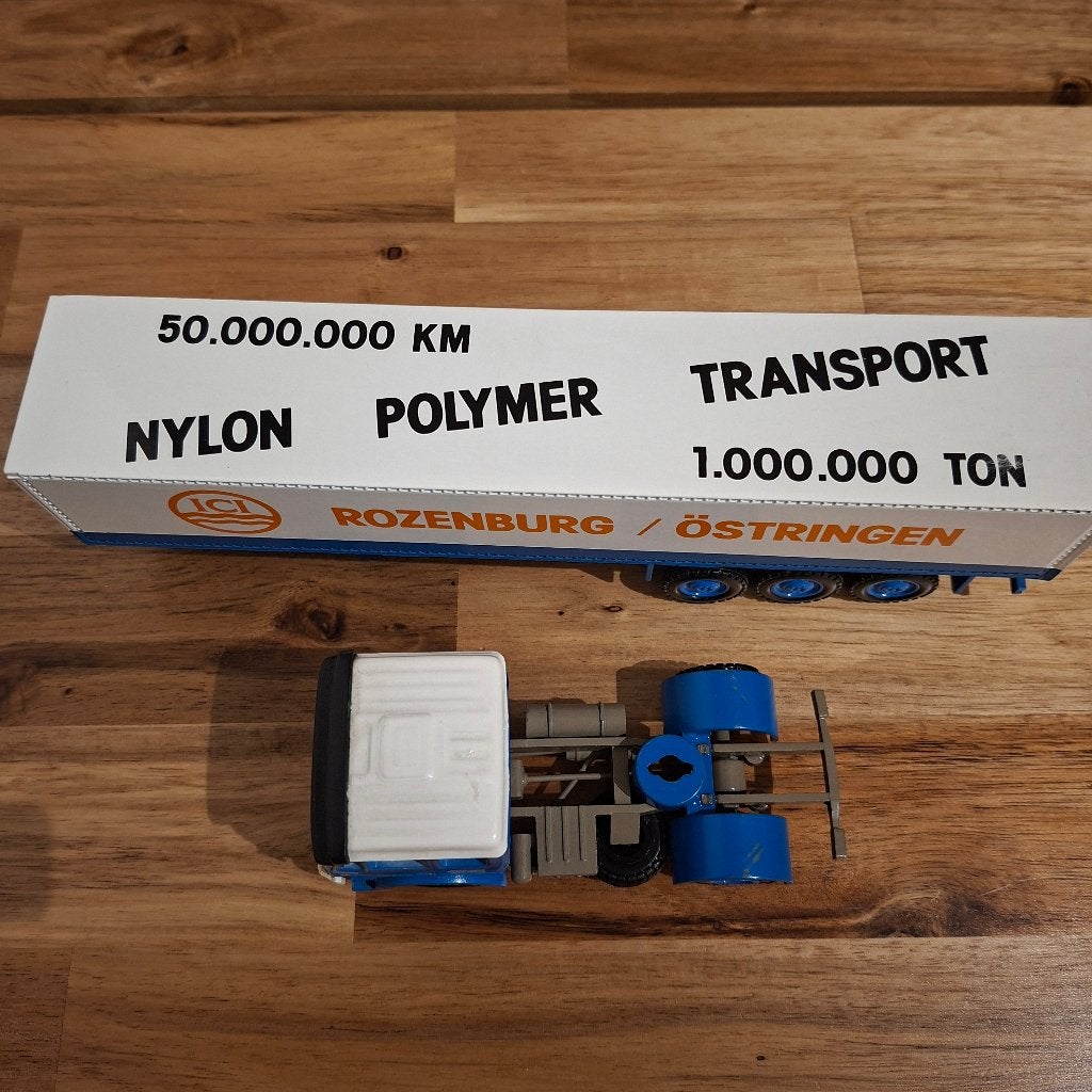Damco Transport vrachtwagen model met oplegger deuren goed ., Ophalen of Verzenden, Zo goed als nieuw, Bus of Vrachtwagen, NZG