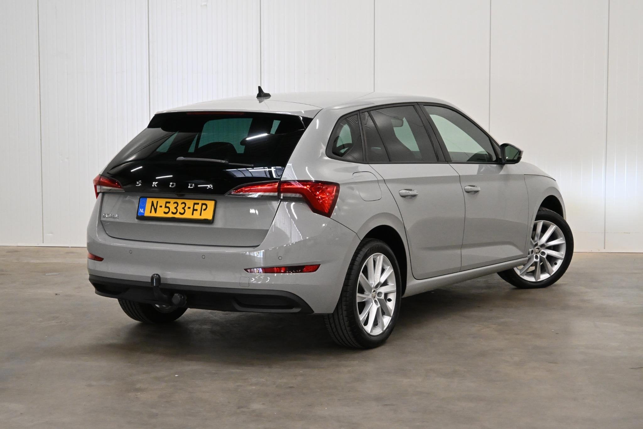 Skoda Scala 1.0 TSI Sport Business | TREKHAAK | CRUISE CONTR, Auto's, Dealer onderhouden, Scala, Gebruikt, 610 kg