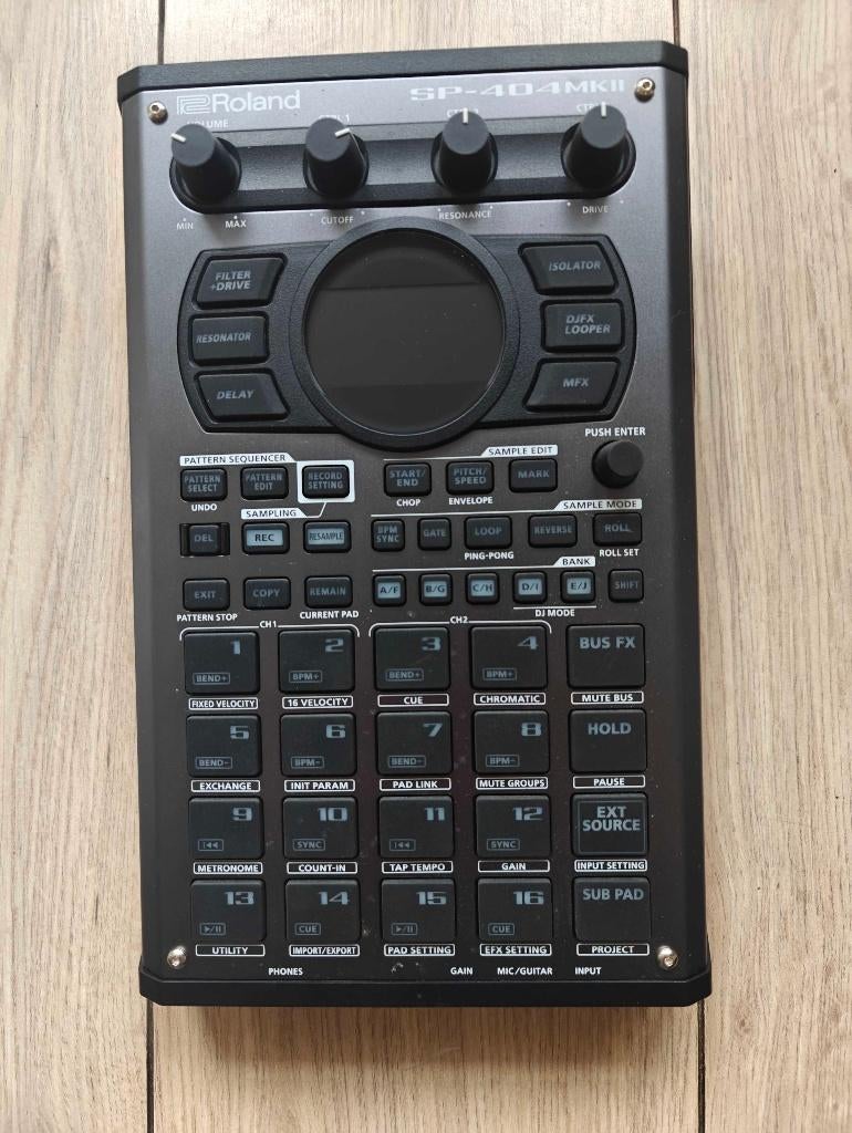 Roland SP 404 MK2, Ophalen, Nieuw