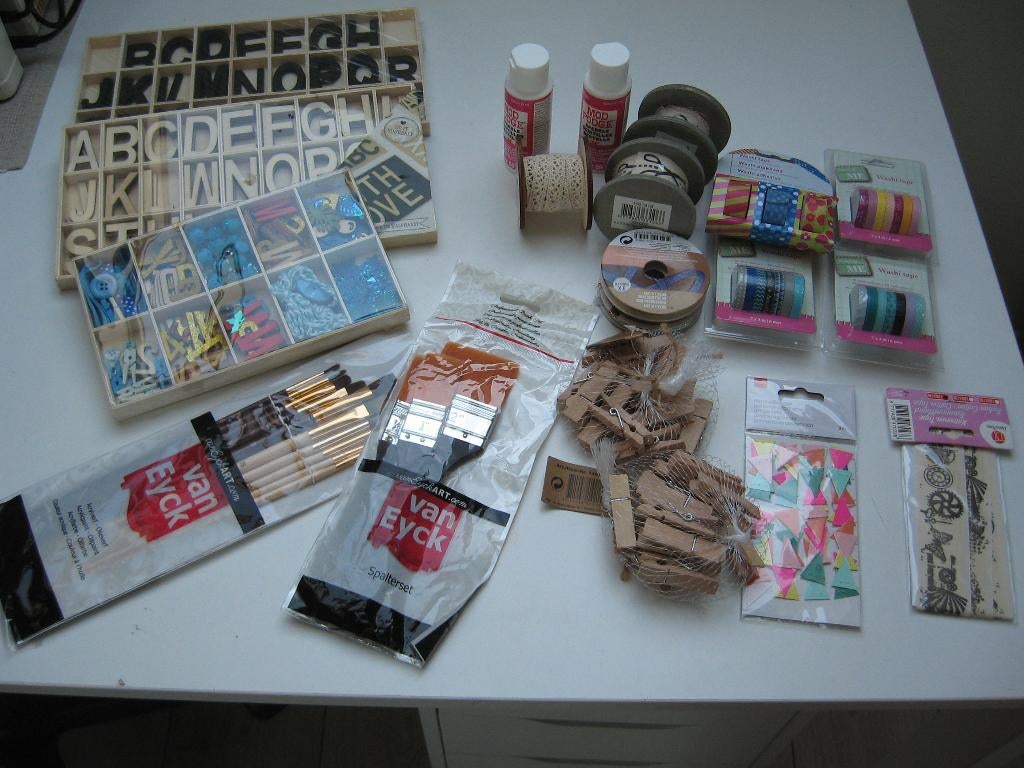 Doos met nieuwe knutselspullen €10,00 zie foto., Ophalen of Verzenden, Nieuw