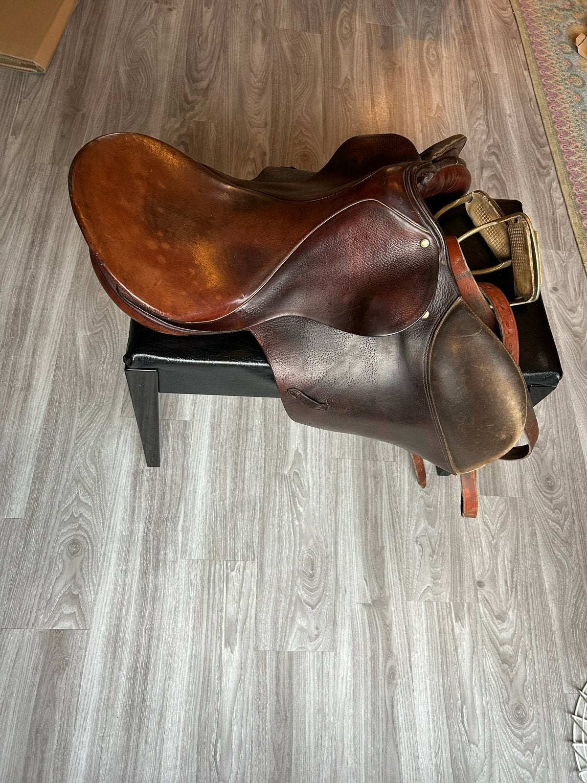 Decoratief vintage paardrijzadel, Dieren en Toebehoren, Paarden en Pony's | Overige Paardenspullen, Ophalen, Gebruikt