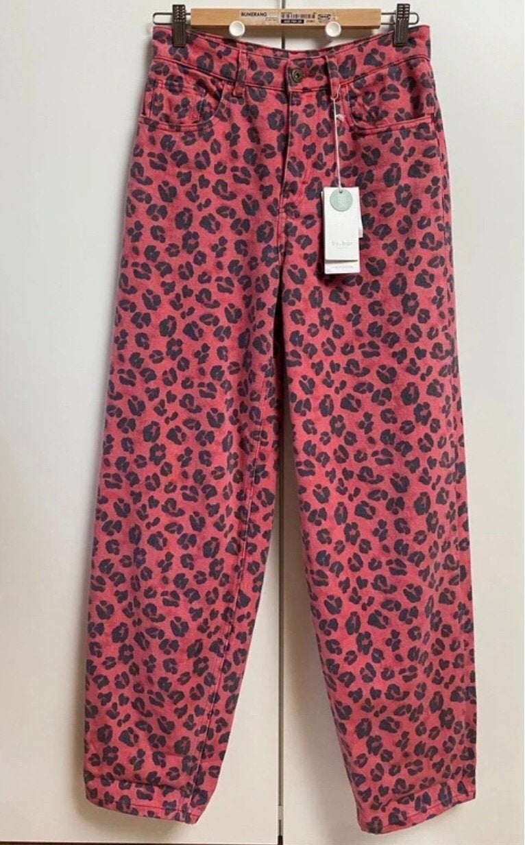 GEZOCHT: By bar  rode cheetah broek maat s, Ophalen of Verzenden, Zo goed als nieuw, Maat 38/40 (M), Lang