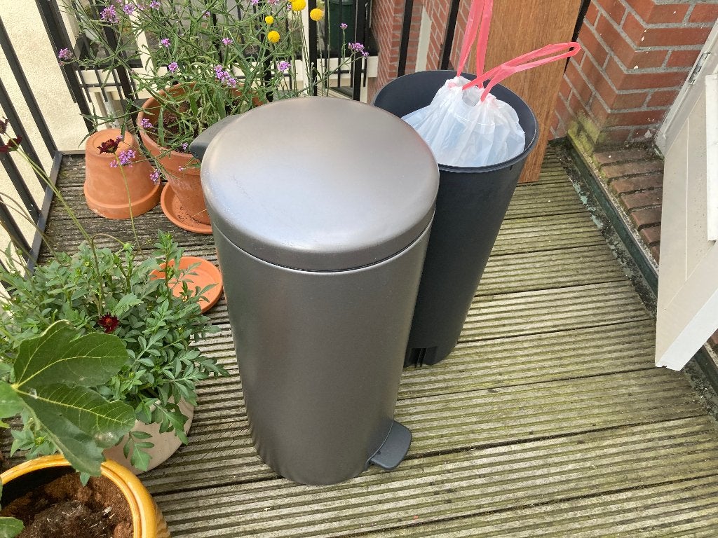 Brabantia New Icon prullenbak 30 L taupe, Ophalen, 50 – 75, Met pedaal, Rvs