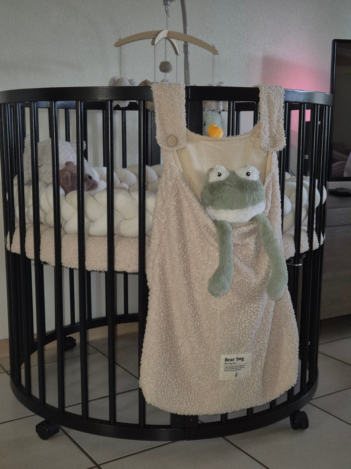 Complete boxset: Box, matras, boxkleed, mobiel en knuffels, Ophalen, Zo goed als nieuw, Minder dan 140 cm, Matras