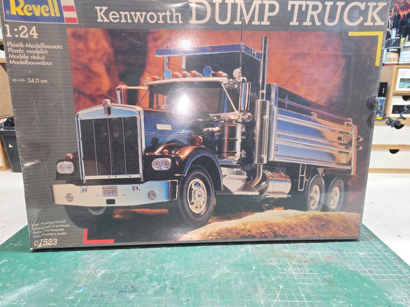 Revell 07523 Kenworth dump truck., Revell, Groter dan 1:32, Nieuw, Ophalen of Verzenden