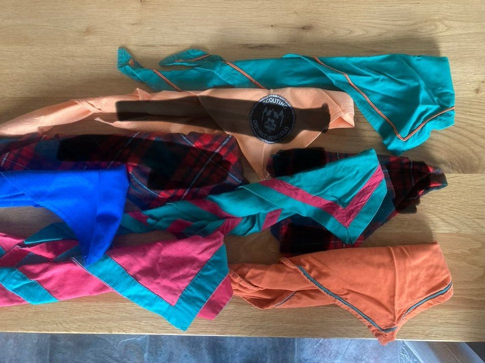 Aantal scoutingdassen, Verzamelen, Ophalen of Verzenden, Gebruikt
