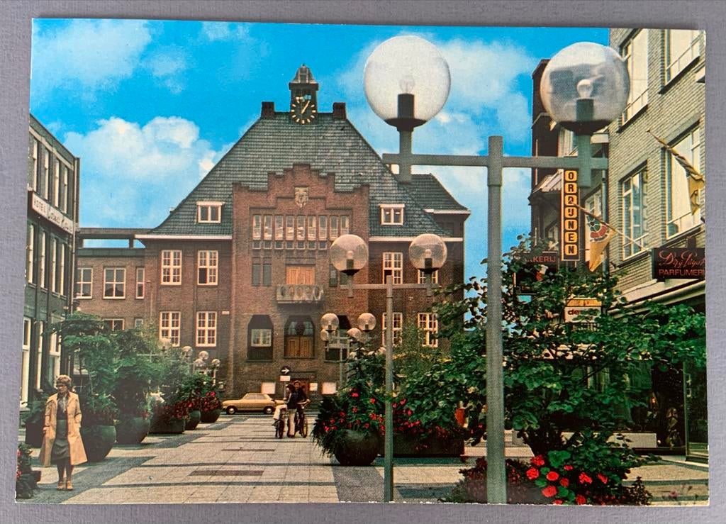 Geleen, Gemeentehuis, Verzamelen, Ansichtkaarten | Nederland, Verzenden, 1980 tot heden, Gelopen, Limburg