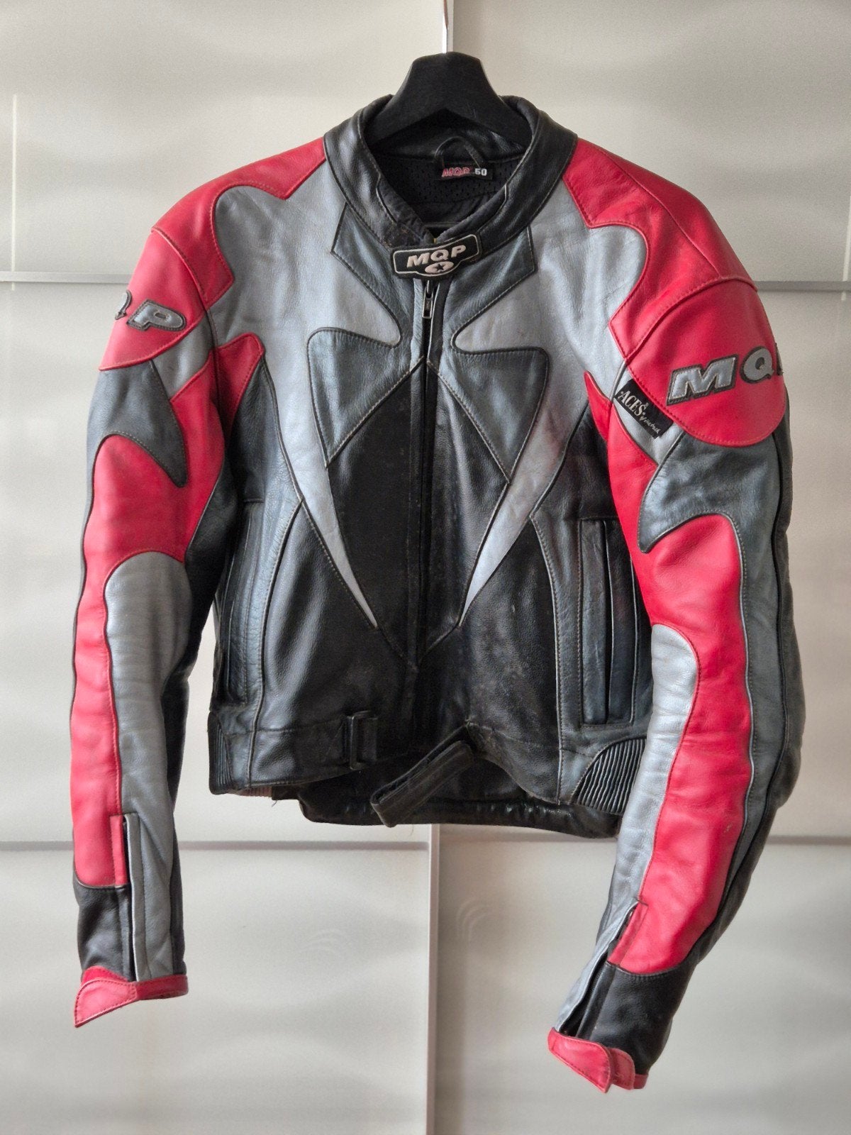 Leren MQP Motorjas kleine maat 50 en Kevlar handschoenen, Motoren, Kleding | Motorkleding, MQP, Jas | leer, Kinderen, Ophalen of Verzenden