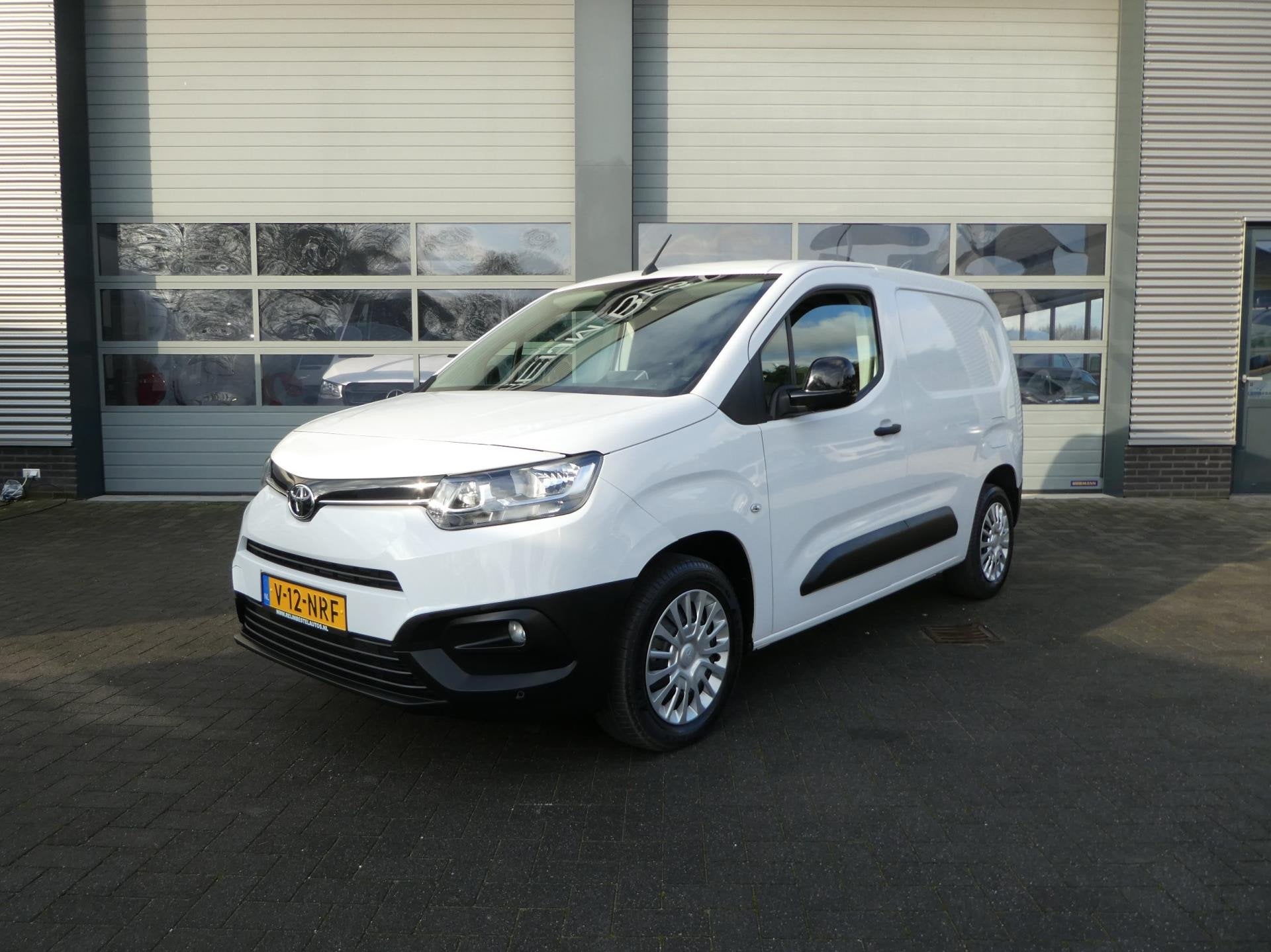 Toyota PROACE CITY 1.2 Turbo cool 3 zits camera apple carpla, Auto's, Voorwielaandrijving, 15 km/l, Euro 6, 1199 cc