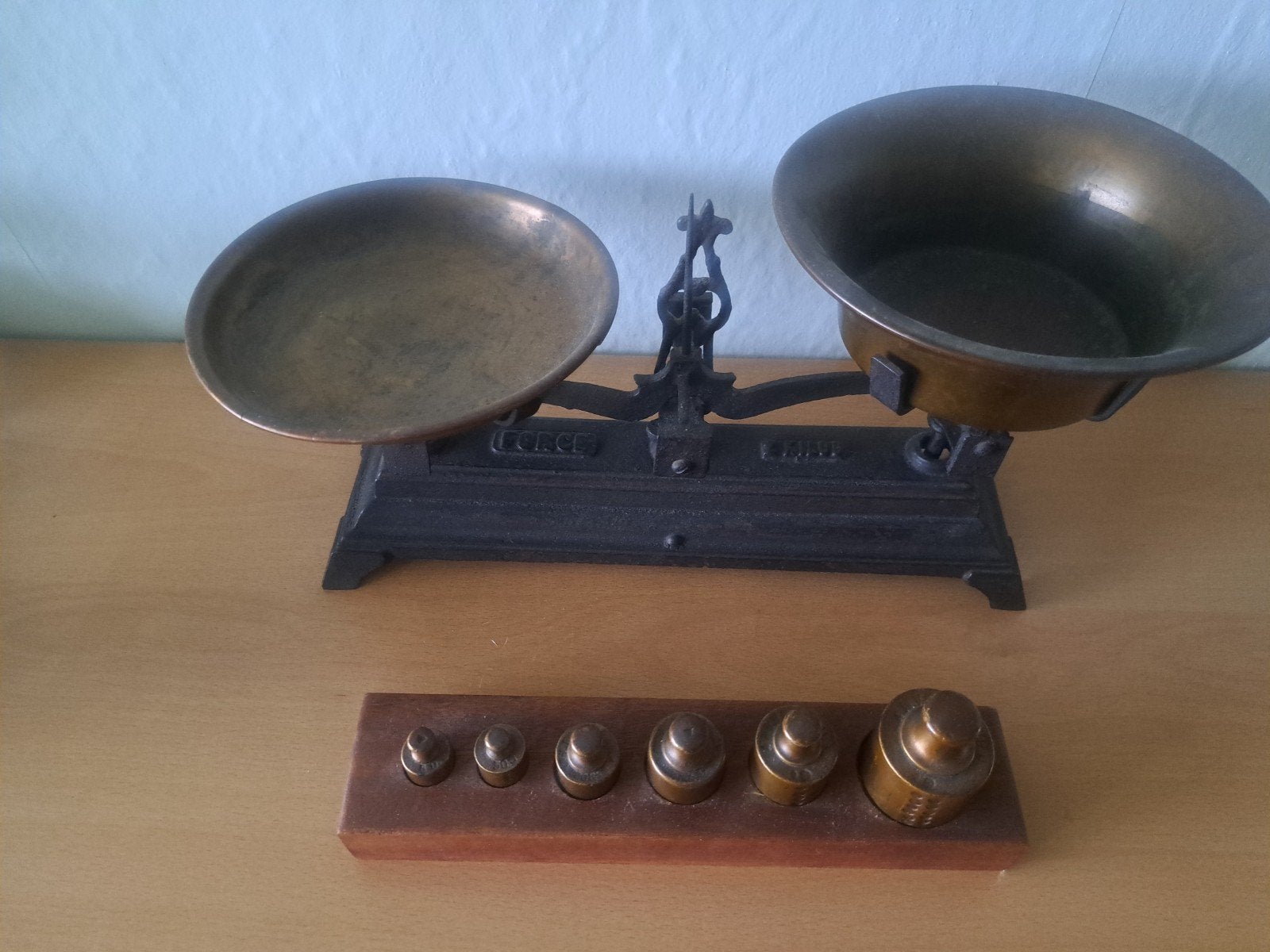 Antieke balansweegschaal met gewichten, Antiek en Kunst, Ophalen of Verzenden