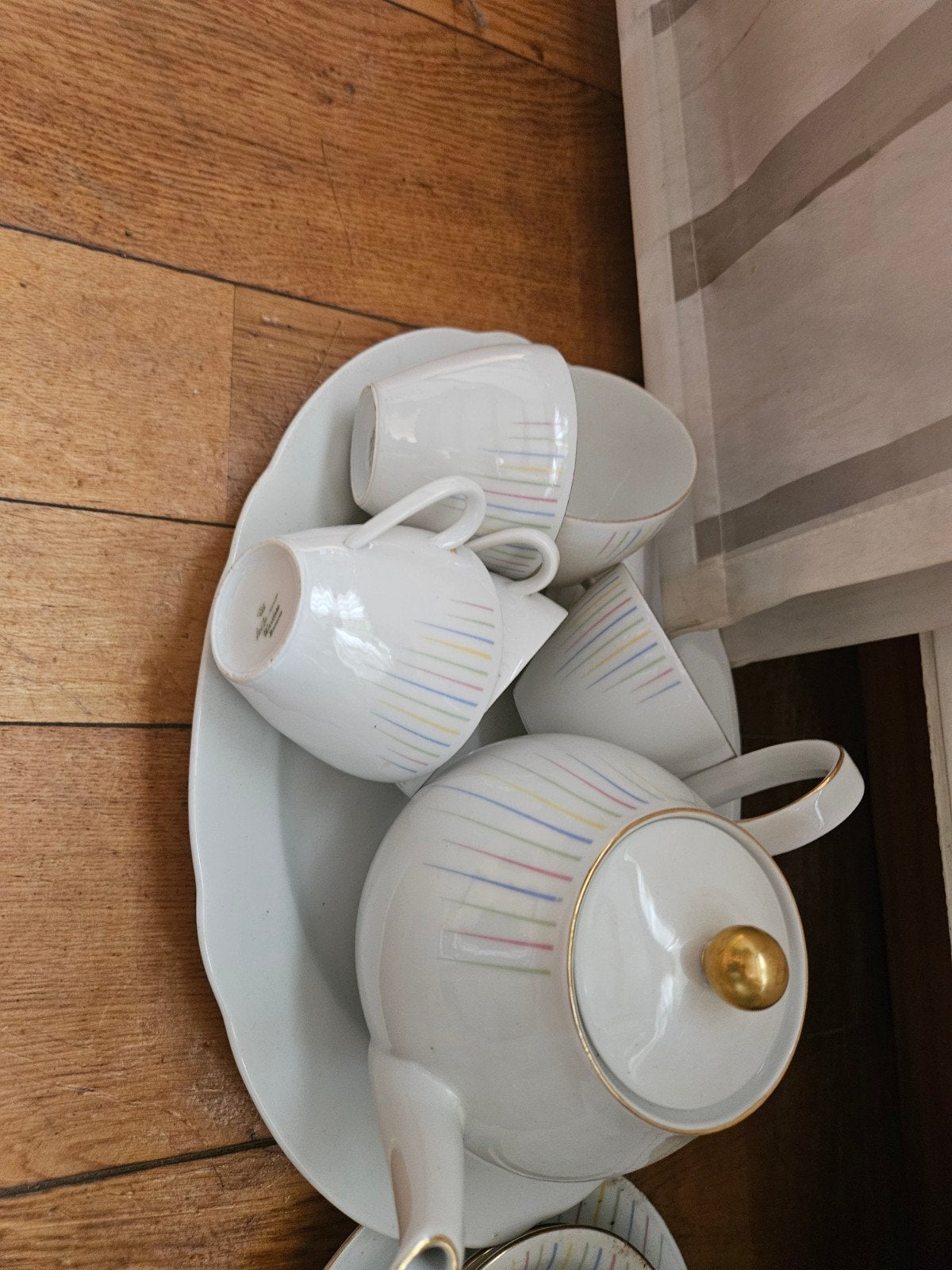 Vintage Serviesgoed Set - Wit met Gekleurde Strepen, Huis en Inrichting, Keuken | Servies, Ophalen, Gebruikt, Porselein, Overige stijlen