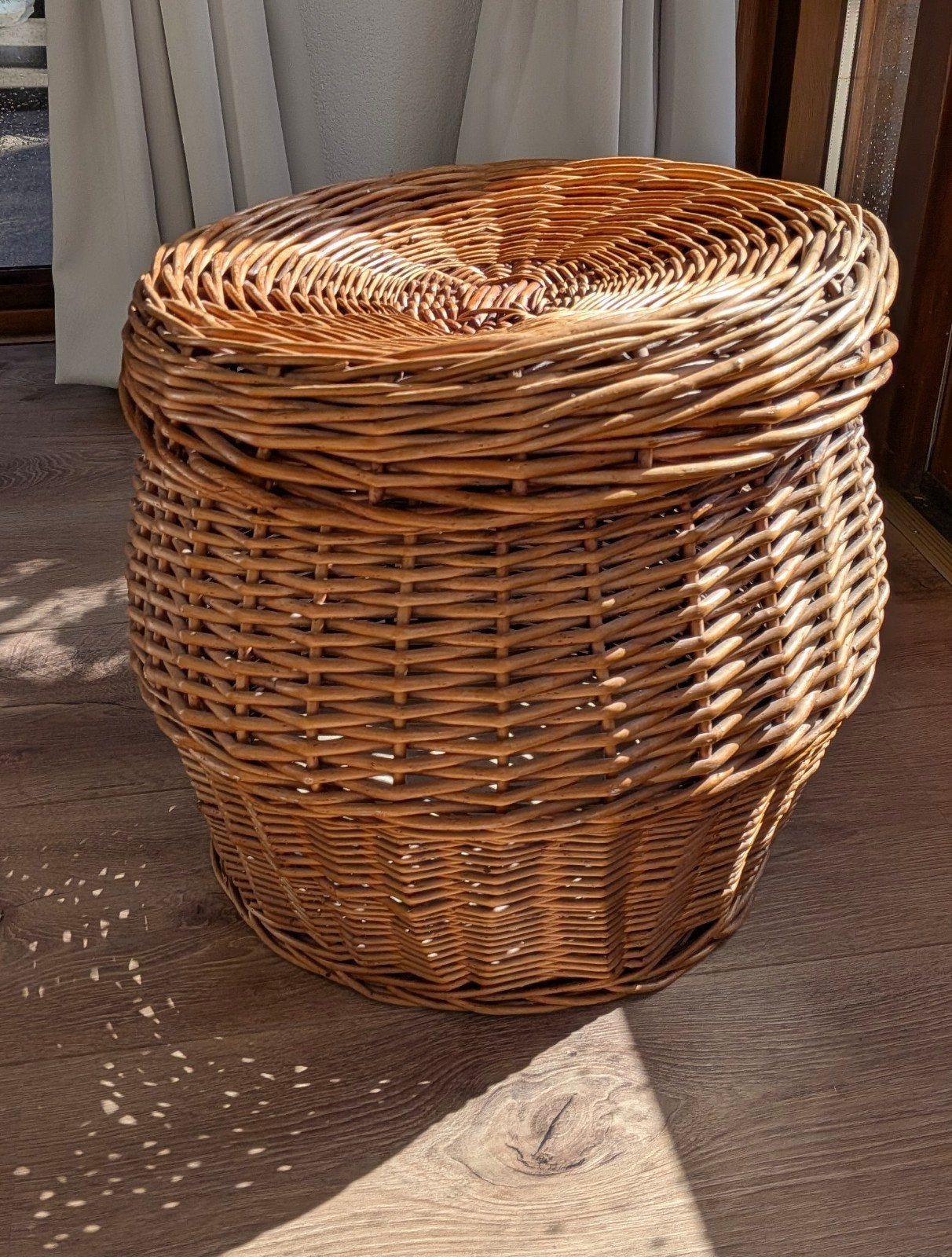 Grote rieten mand met deksel - retro - vintage, Huis en Inrichting, Ophalen, 50 tot 100 cm, Minder dan 50 cm