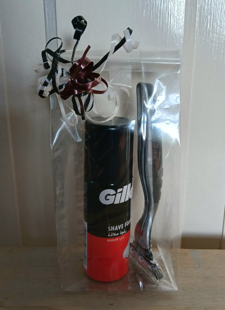 Gilette - scheerschuim + scheermes - reisset - geschenkset, Ophalen of Verzenden, Nieuw, Gehele gezicht, Verzorging