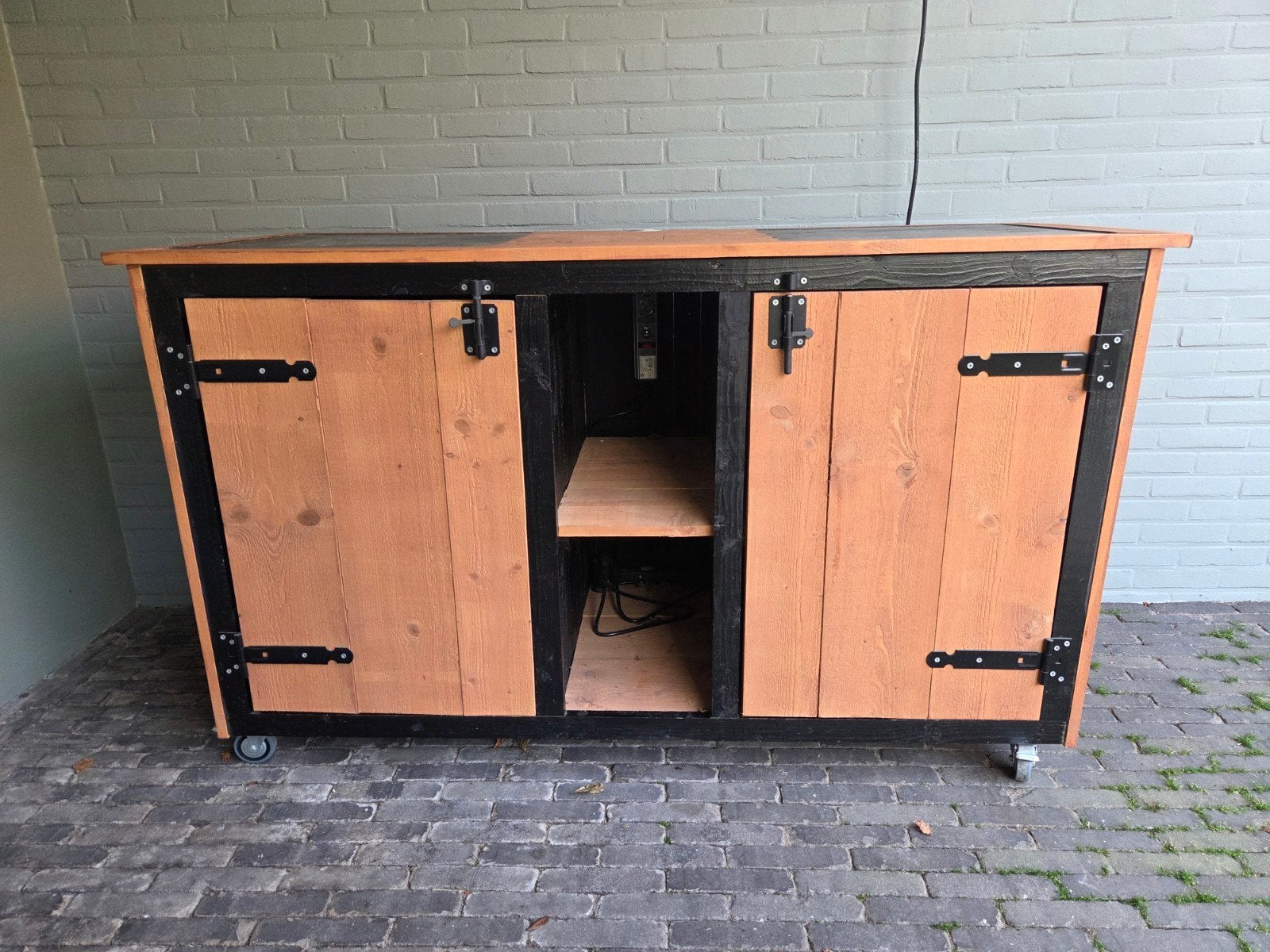 Buitenkeuken, Ophalen, Zo goed als nieuw, Elektrisch