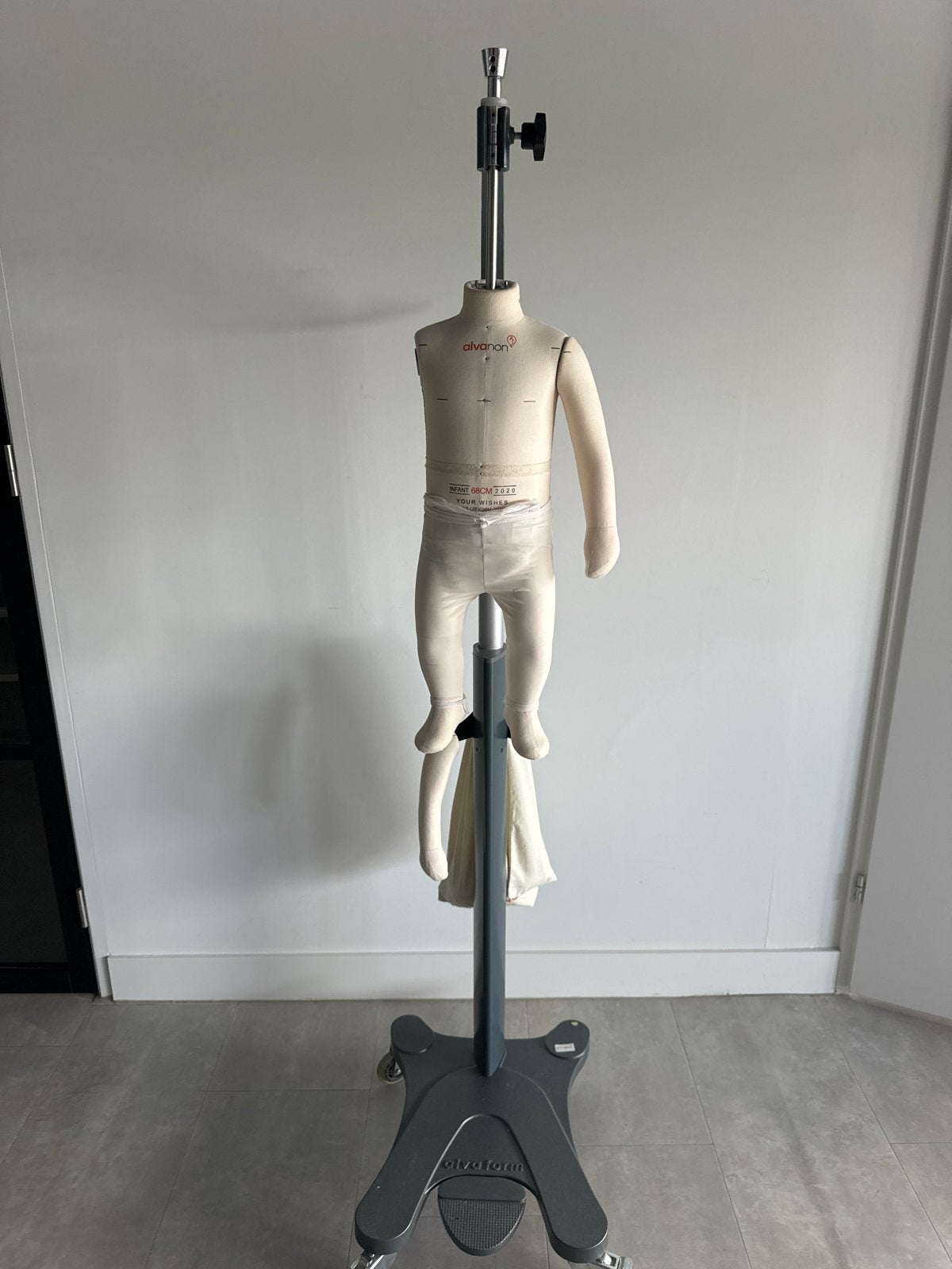 Alvanon baby paspop 68cm professioneel gebruik, Ophalen, Zo goed als nieuw, Overige typen