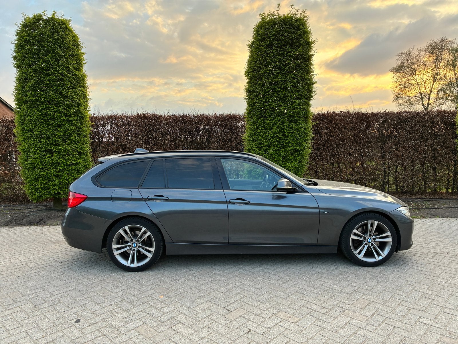 BMW 3-Serie 2.0 320D Touring AUT 2013 Grijs, Achterwielaandrijving, 1995 cc, 4 cilinders, Leder