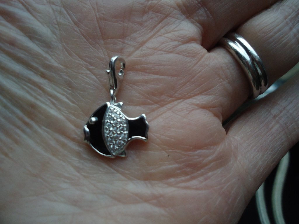 mooie echt zilveren hang on bedel zwarte vis steentjes 925, Ophalen of Verzenden, Zo goed als nieuw, Zilver, Overige merken