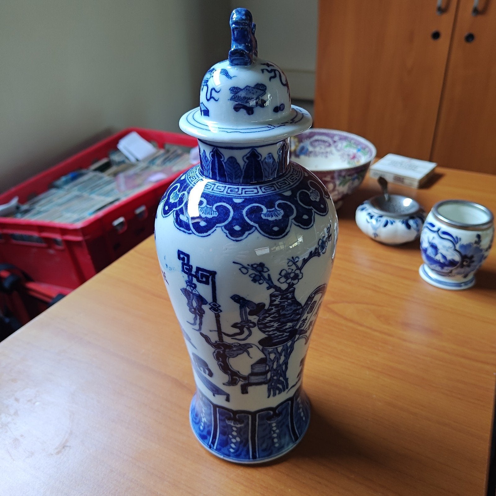 Antieke Chinese Blauw-Witte Porseleinen Vaas met Deksel, Ophalen of Verzenden
