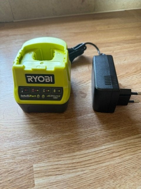 ryobi accu lader, Doe-het-zelf en Verbouw, Ophalen of Verzenden, Zo goed als nieuw, Overige typen
