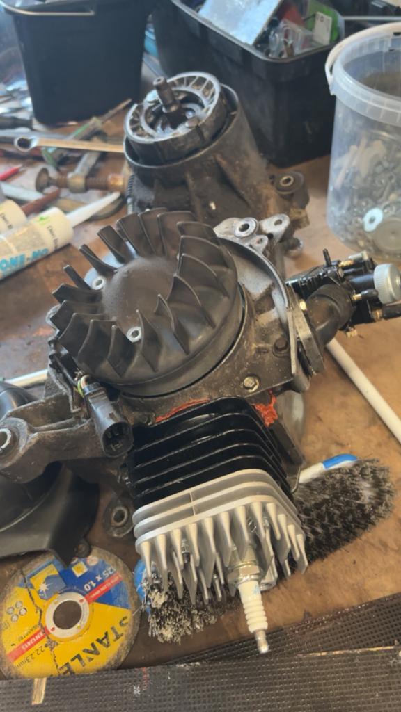 Gereviseerde 70cc blok IN ONDERDELEN, Ophalen, Zo goed als nieuw, Blok