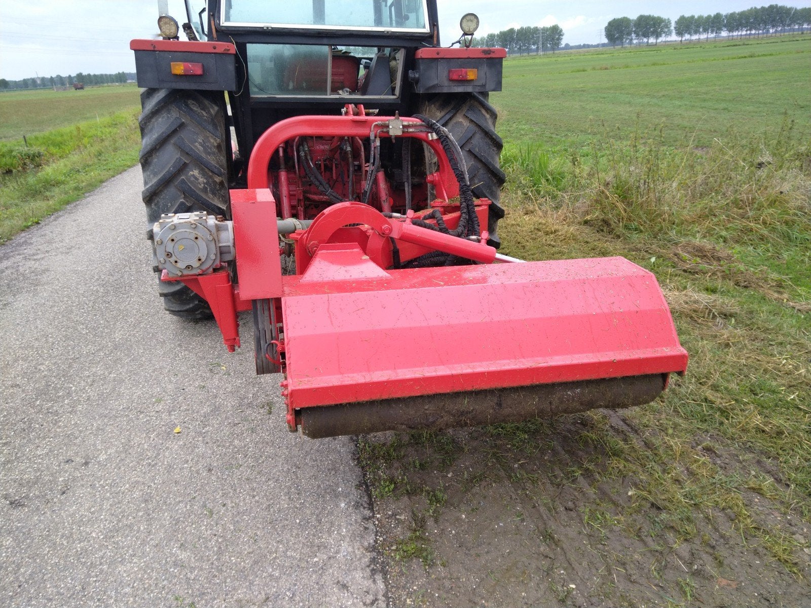 Klepelmaaier, Ophalen