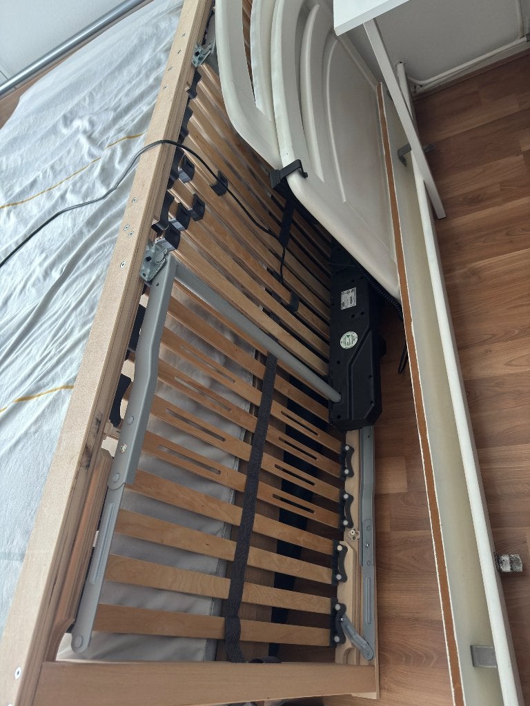 Een persoons bed met elektrische bodem, Ophalen, Gebruikt, 90 cm, Eenpersoons