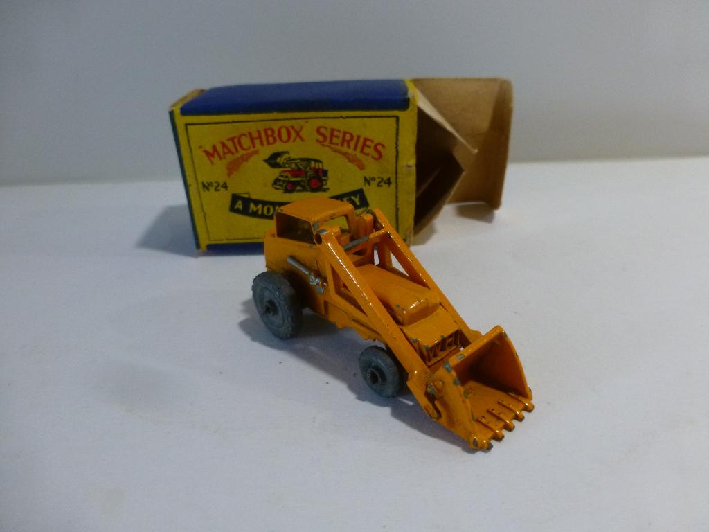 Matchbox 24 Hydraulic Excavator met doosje, Ophalen of Verzenden, Zo goed als nieuw, Tractor of Landbouw