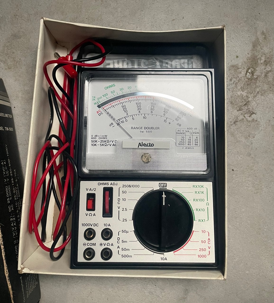 Alecto TM-500 Analoge Multimeter – Compleet in doos, Doe-het-zelf en Verbouw, Ophalen, Zo goed als nieuw, Multimeter