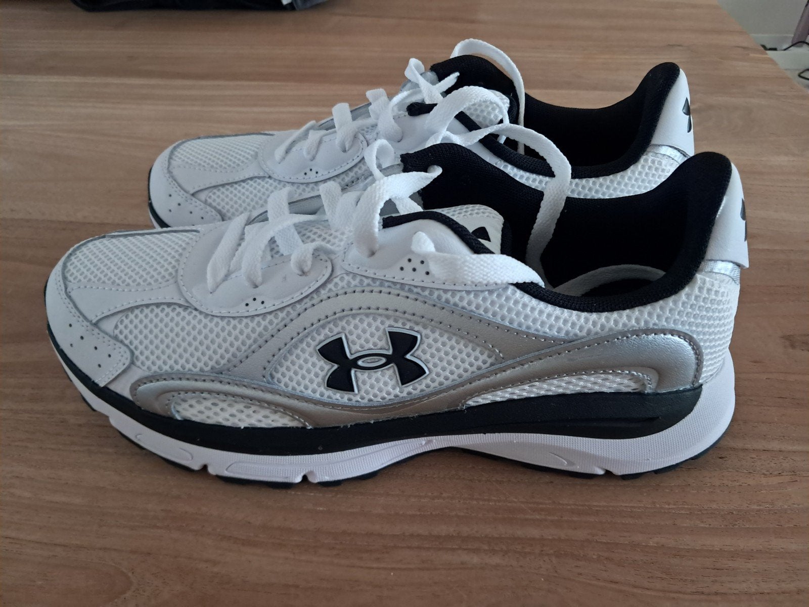 Sneakers Under Armour unisex, Ophalen of Verzenden, Nieuw, Overige typen, Overige merken
