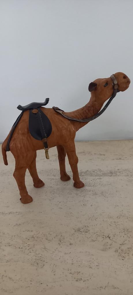 Kameel van leer, 20 bij 20 cm, Verzamelen, Beelden en Beeldjes, Ophalen of Verzenden