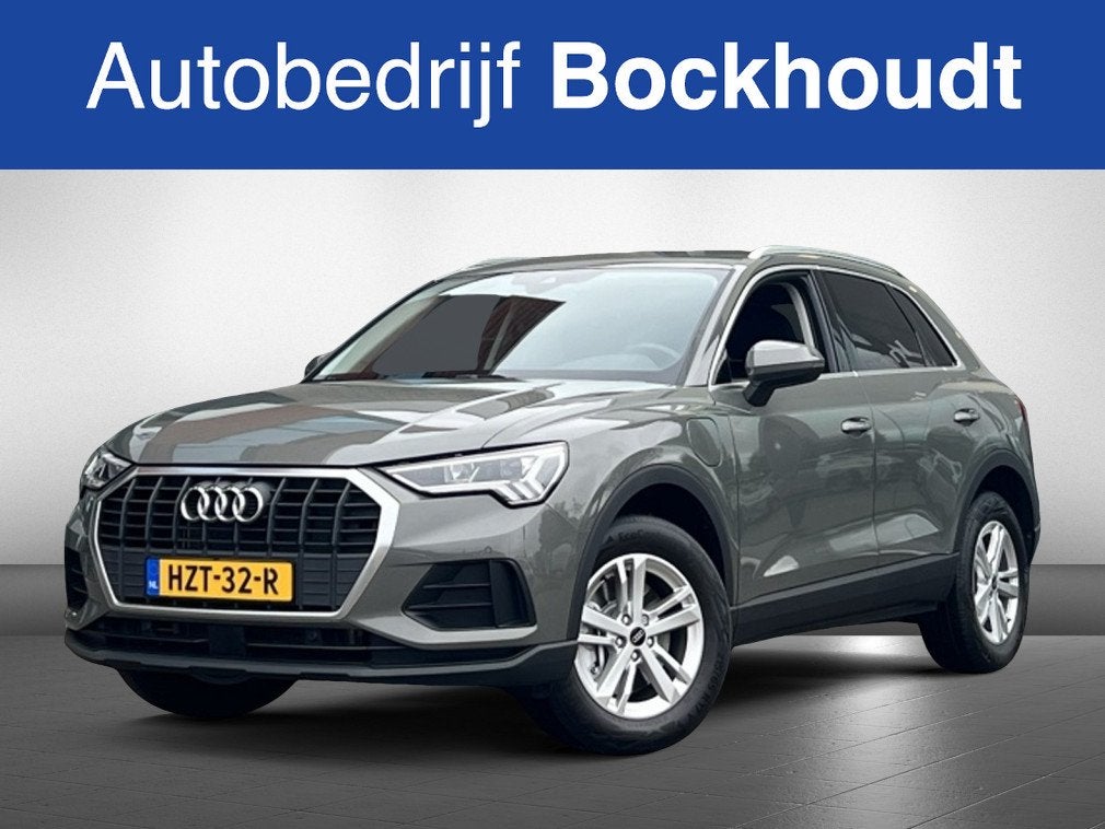 Audi Q3 45 TFSI e | Navigatie | Stoelverwarming (bj 2022), Auto's, Gebruikt, Hybride Elektrisch/Benzine, Te koop, 5 stoelen