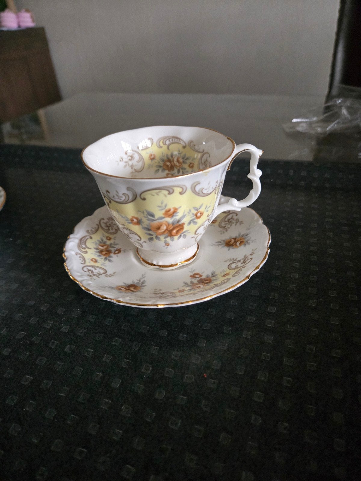 Royal Albert Bone China September Song kop en schotel, dames, Antiek en Kunst, Ophalen of Verzenden