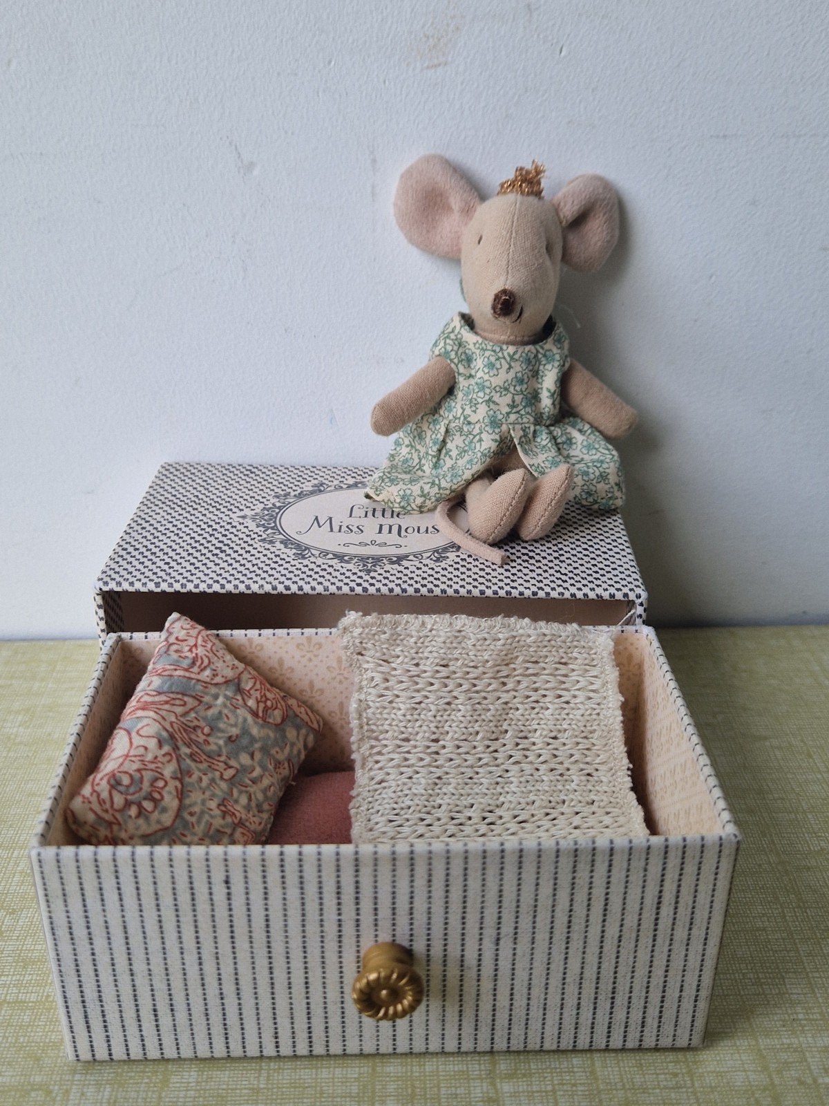 Maileg kleine zus prinses daybed doosje, Ophalen of Verzenden, Zo goed als nieuw, Poppenhuis
